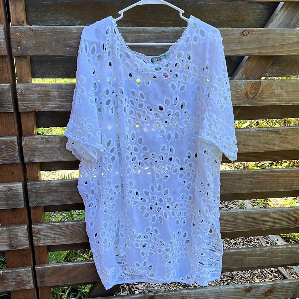 Johnny Was White Cut-out Top